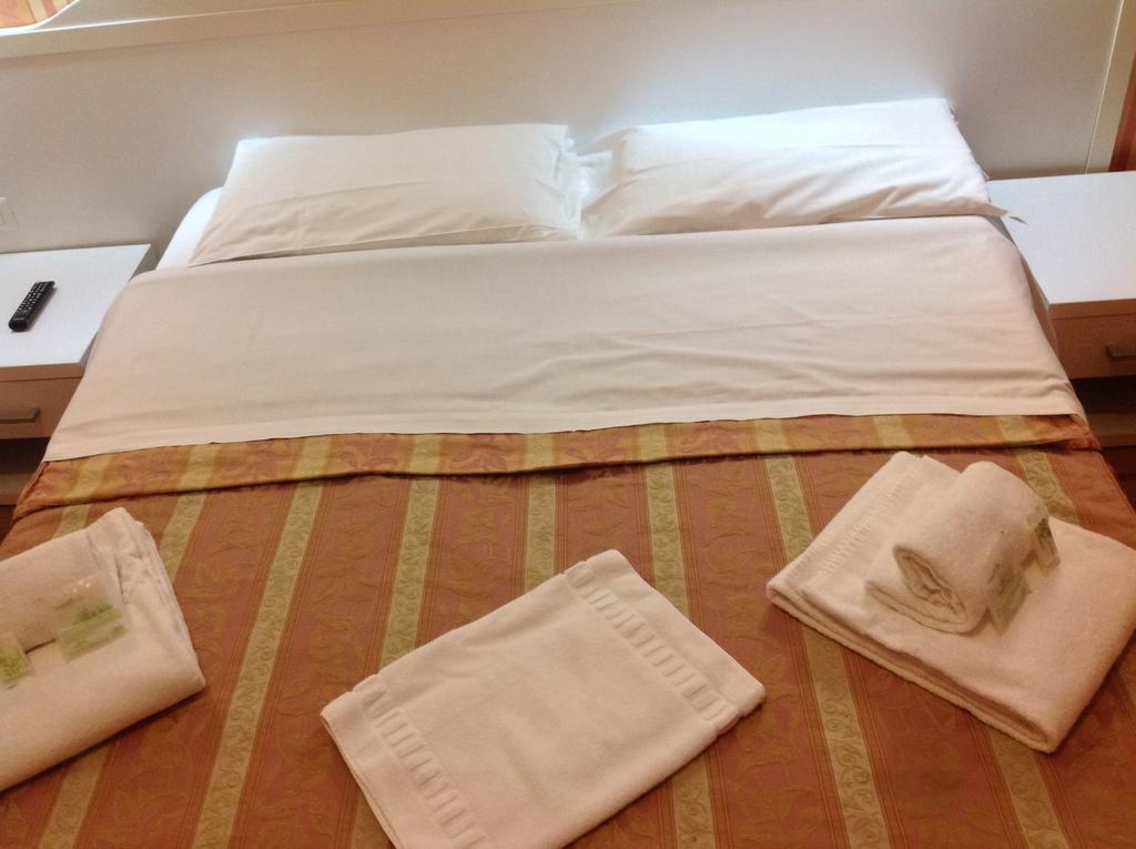 Hotel Rome Palace Pokoj fotografie