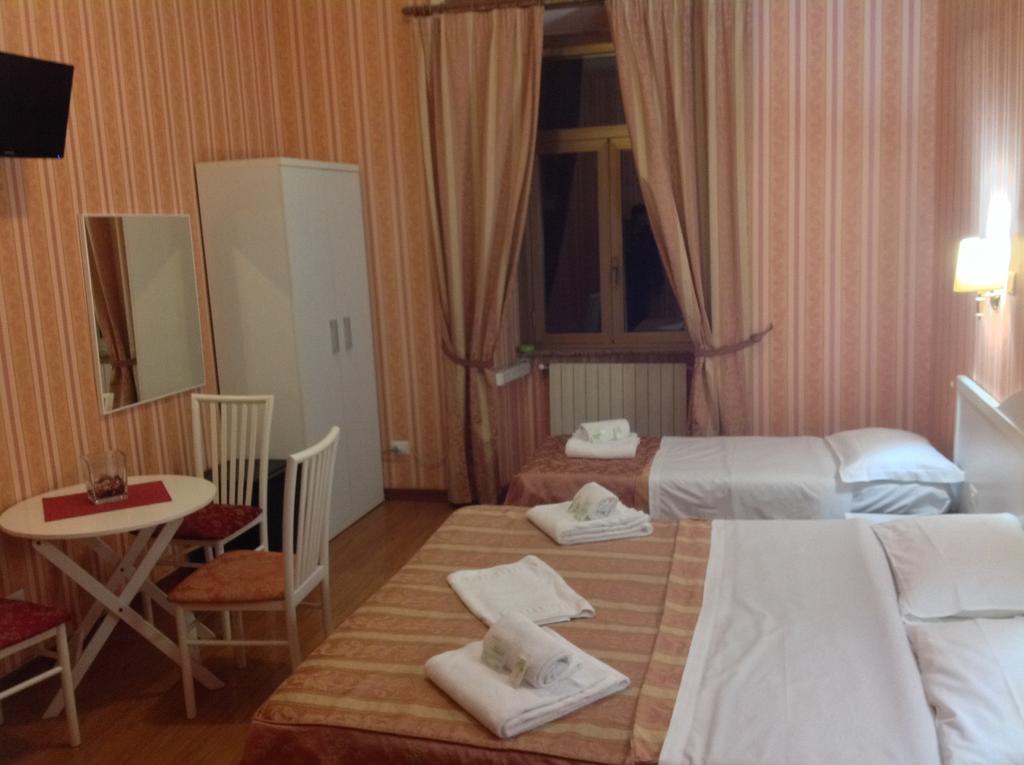 Hotel Rome Palace Pokoj fotografie